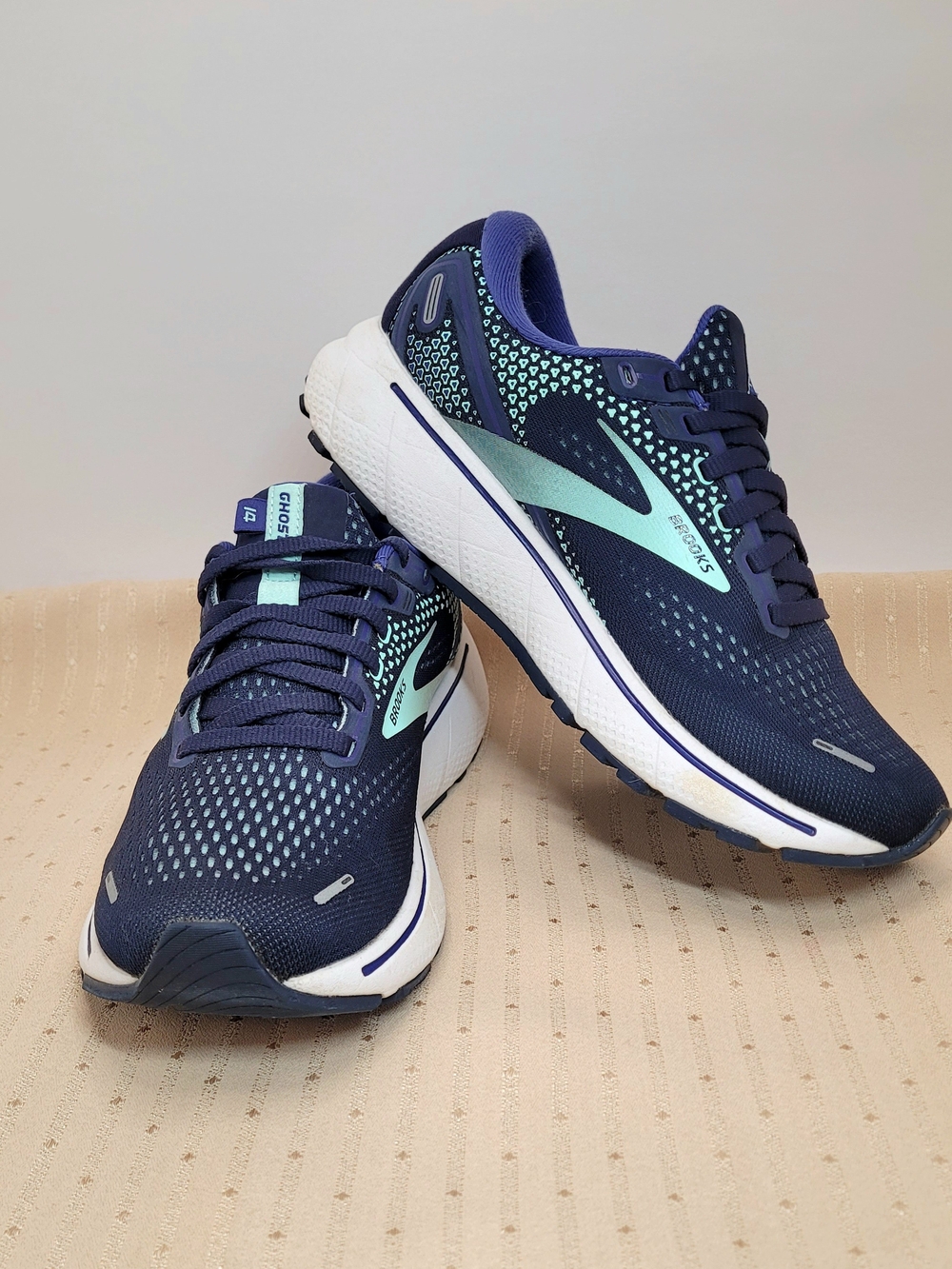 Brooks Ghost 14 Womens Running Shoes Size 7.5 Peacoat Yucca Navy Blue EUC